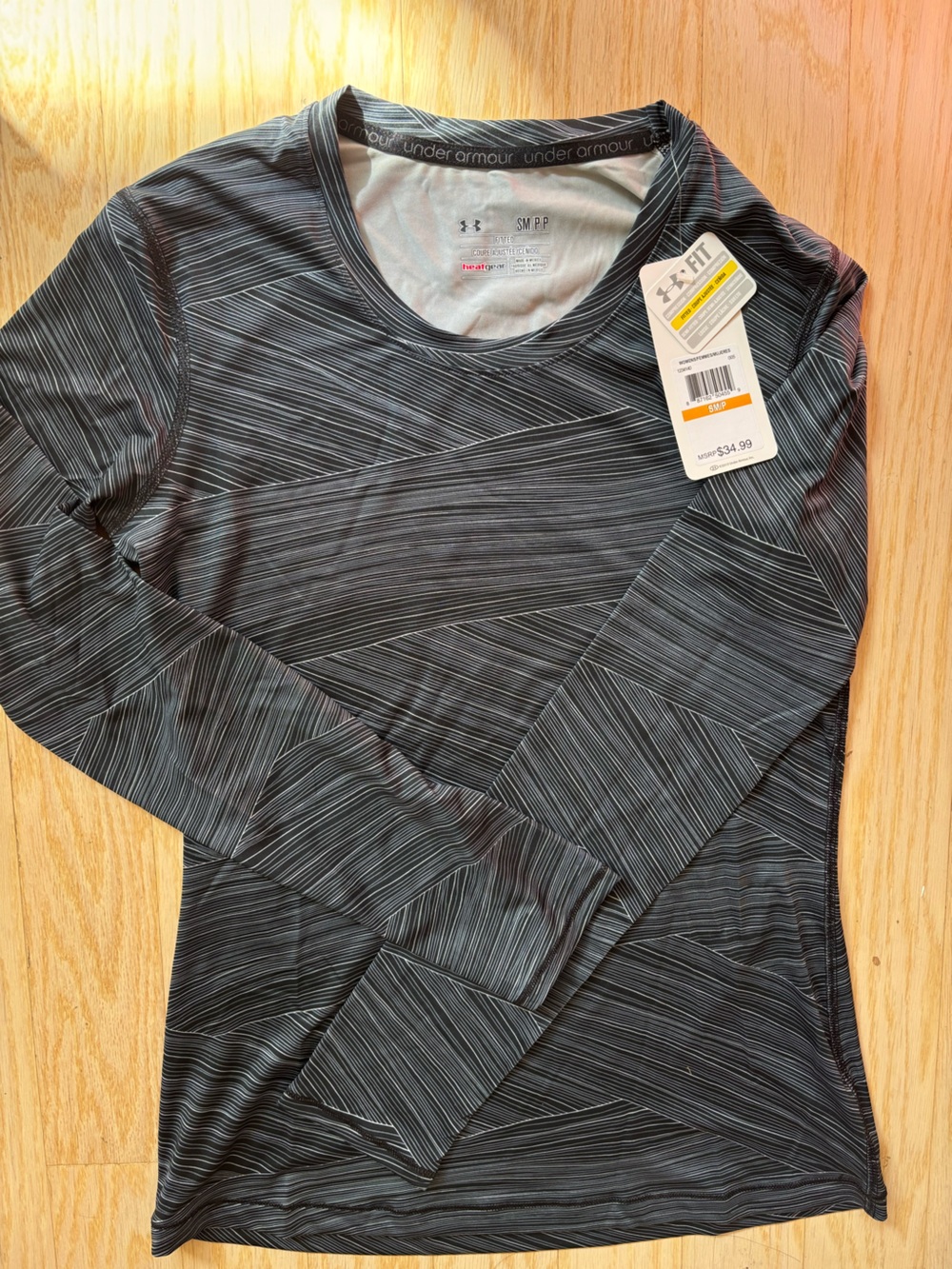NWT Under Armour Women’s Long Sleeve Black & Gray Striped Long Sleeve